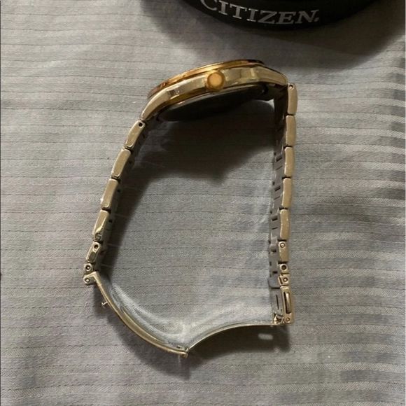 Citizen eco drive 2 tone (rose and silver) watch - Picture 9 of 10